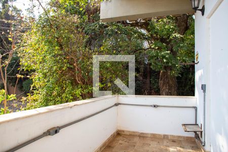 Casa à venda com 360m², 5 quartos e 4 vagas Casa à venda com 360m², 5 quartos e 4 vagasVaranda Quarto 2