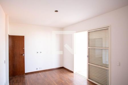 Casa à venda com 360m², 5 quartos e 4 vagas Casa à venda com 360m², 5 quartos e 4 vagasQuarto 3