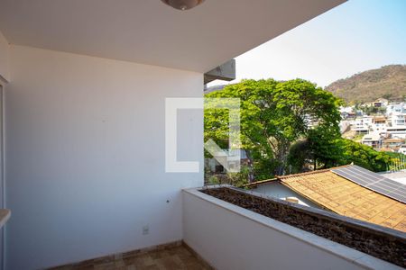 Casa à venda com 360m², 5 quartos e 4 vagas Casa à venda com 360m², 5 quartos e 4 vagasVaranda Quarto 3