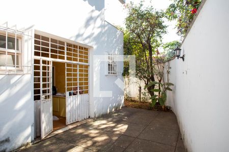 Casa à venda com 360m², 5 quartos e 4 vagas Casa à venda com 360m², 5 quartos e 4 vagasÁrea de Serviço