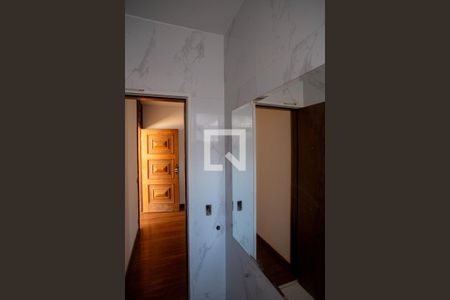 Casa à venda com 360m², 5 quartos e 4 vagas Casa à venda com 360m², 5 quartos e 4 vagasLavabo