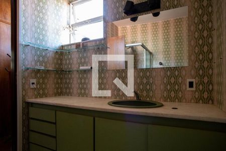 Casa à venda com 360m², 5 quartos e 4 vagas Casa à venda com 360m², 5 quartos e 4 vagasBanheiro da Suíte