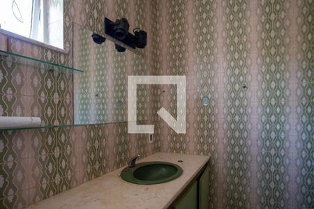 Casa à venda com 360m², 5 quartos e 4 vagas Casa à venda com 360m², 5 quartos e 4 vagasBanheiro da Suíte