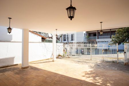 Casa à venda com 360m², 5 quartos e 4 vagas Casa à venda com 360m², 5 quartos e 4 vagasGaragem