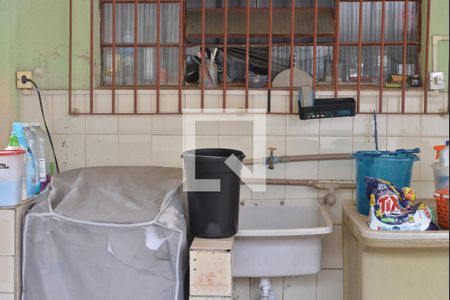 Casa à venda com 220m², 2 quartos e 2 vagasÁrea de Serviço