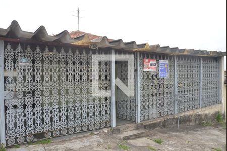 Casa à venda com 220m², 2 quartos e 2 vagasFachada