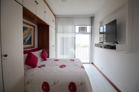 Apartamento à venda com 110m², 2 quartos e 2 vagas Apartamento à venda com 110m², 2 quartos e 2 vagasSuíte