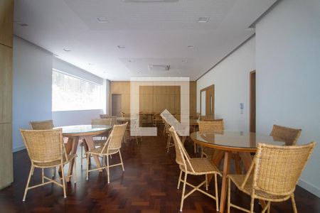 Apartamento à venda com 110m², 2 quartos e 2 vagas Apartamento à venda com 110m², 2 quartos e 2 vagasÁrea comum - salão da festa