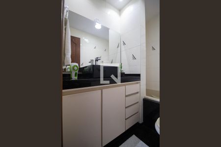 Apartamento à venda com 110m², 2 quartos e 2 vagas Apartamento à venda com 110m², 2 quartos e 2 vagasBanheiro da suíte