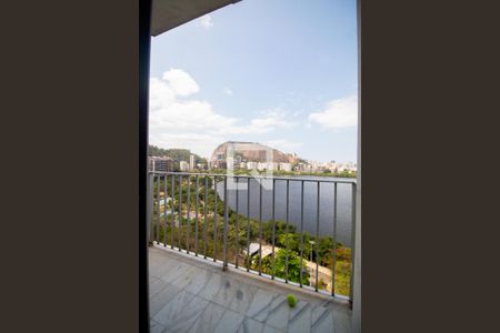 Apartamento à venda com 110m², 2 quartos e 2 vagas Apartamento à venda com 110m², 2 quartos e 2 vagasVaranda da Suíte