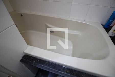 Apartamento à venda com 110m², 2 quartos e 2 vagas Apartamento à venda com 110m², 2 quartos e 2 vagasBanheiro da suíte - banheira