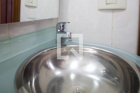 Apartamento à venda com 110m², 2 quartos e 2 vagas Apartamento à venda com 110m², 2 quartos e 2 vagasBanheiro social - torneira da pia