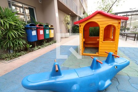 Apartamento à venda com 37m², 1 quarto e sem vagaÁrea comum - Playground