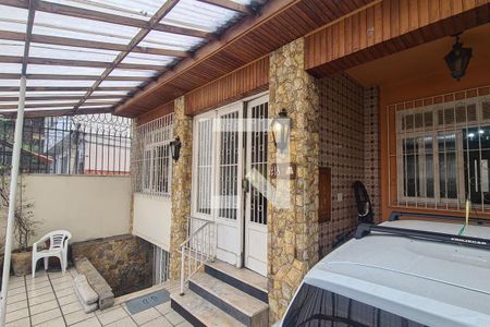 Casa à venda com 180m², 3 quartos e 2 vagas Casa à venda com 180m², 3 quartos e 2 vagasGaragem