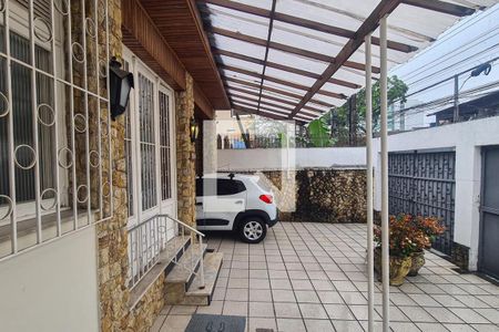 Casa à venda com 180m², 3 quartos e 2 vagas Casa à venda com 180m², 3 quartos e 2 vagasGaragem