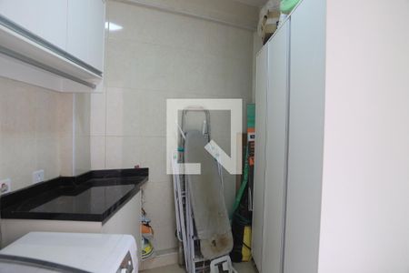 Casa à venda com 248m², 4 quartos e 2 vagasÁrea de Serviço