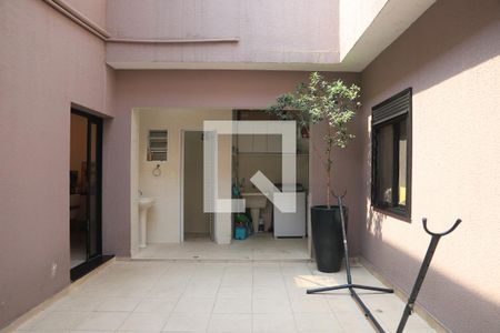 Casa à venda com 248m², 4 quartos e 2 vagasQuintal
