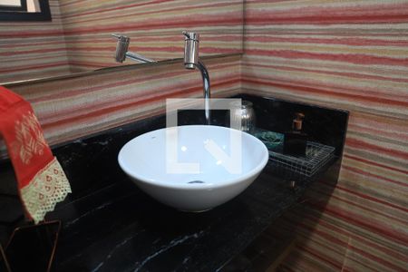 Casa à venda com 248m², 4 quartos e 2 vagasLavabo