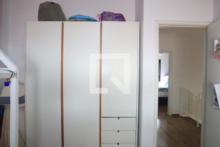 Casa à venda com 248m², 4 quartos e 2 vagasQuarto 2