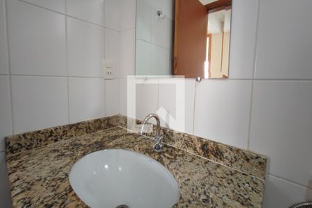 Apartamento à venda com 76m², 3 quartos e 2 vagasBanheiro