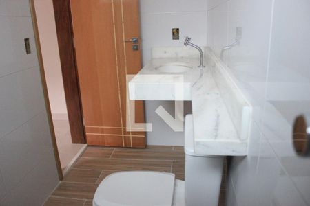 Casa à venda com 131m², 3 quartos e 4 vagasBanheiro da Suíte 1