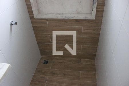 Casa à venda com 131m², 3 quartos e 4 vagasBanheiro da Suíte 1