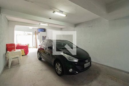 Casa à venda com 198m², 3 quartos e 5 vagas Casa à venda com 198m², 3 quartos e 5 vagasGaragem