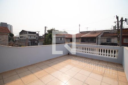 Casa à venda com 125m², 3 quartos e 2 vagas Casa à venda com 125m², 3 quartos e 2 vagasVaranda