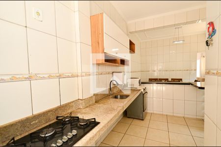 Casa à venda com 183m², 3 quartos e 2 vagas Casa à venda com 183m², 3 quartos e 2 vagasCozinha