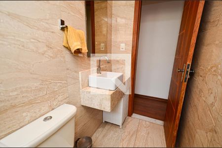 Casa à venda com 183m², 3 quartos e 2 vagas Casa à venda com 183m², 3 quartos e 2 vagasBanheiro social1
