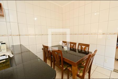 Casa à venda com 183m², 3 quartos e 2 vagas Casa à venda com 183m², 3 quartos e 2 vagasSala jantar