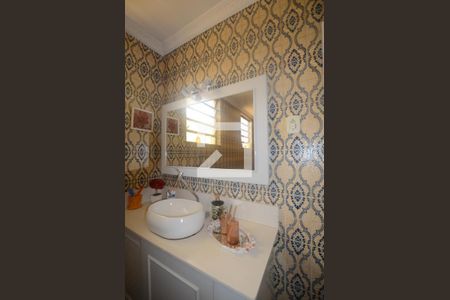 Casa à venda com 165m², 4 quartos e 2 vagasBanheiro