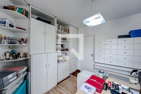 Apartamento à venda com 320m², 4 quartos e 3 vagasQuarto 4