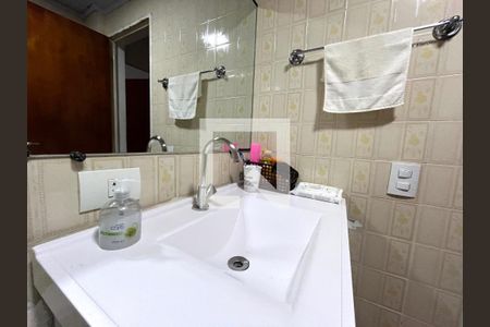 Apartamento à venda com 83m², 3 quartos e 1 vaga Apartamento à venda com 83m², 3 quartos e 1 vagaBanheiro Corredor