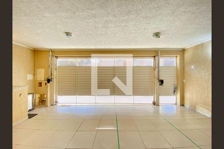 Casa à venda com 98m², 2 quartos e 2 vagas