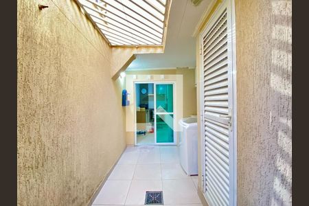 Casa à venda com 98m², 2 quartos e 2 vagas