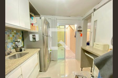 Casa à venda com 98m², 2 quartos e 2 vagas