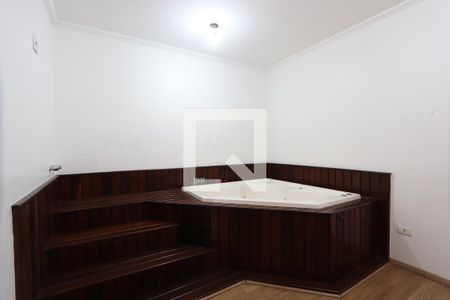 Casa à venda com 225m², 3 quartos e 2 vagasSuíte