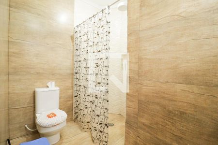 Casa à venda com 280m², 3 quartos e 4 vagasBanheiro da Suíte