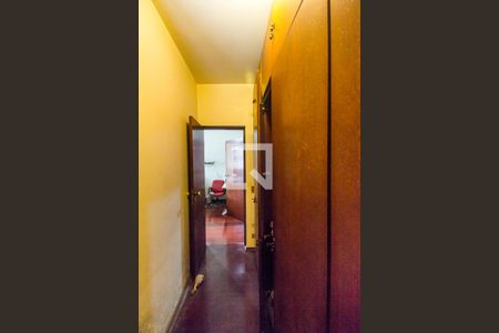 Casa de condomínio para alugar com 440m², 4 quartos e 4 vagas Casa de condomínio para alugar com 440m², 4 quartos e 4 vagasCloset da suíte 2