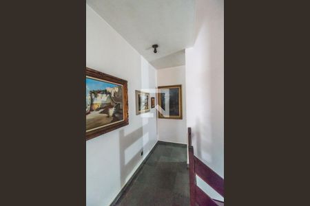 Casa de condomínio para alugar com 440m², 4 quartos e 4 vagas Casa de condomínio para alugar com 440m², 4 quartos e 4 vagasCorredor