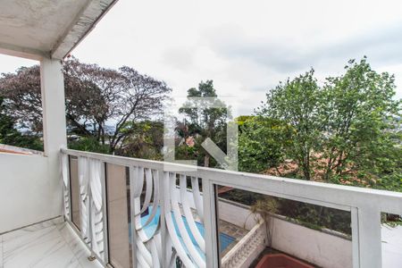 Casa de condomínio para alugar com 440m², 4 quartos e 4 vagas Casa de condomínio para alugar com 440m², 4 quartos e 4 vagasVaranda