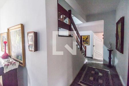 Casa de condomínio para alugar com 440m², 4 quartos e 4 vagas Casa de condomínio para alugar com 440m², 4 quartos e 4 vagasCorredor