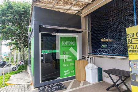 Casa de condomínio para alugar com 440m², 4 quartos e 4 vagas Casa de condomínio para alugar com 440m², 4 quartos e 4 vagasMercado