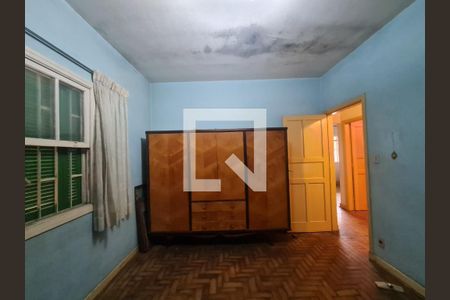 Casa à venda com 428m², 5 quartos e 5 vagas Casa à venda com 428m², 5 quartos e 5 vagasQuarto 03