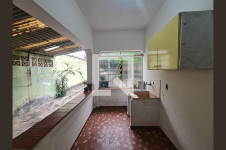 Casa à venda com 428m², 5 quartos e 5 vagas Casa à venda com 428m², 5 quartos e 5 vagasÁrea de Serviço