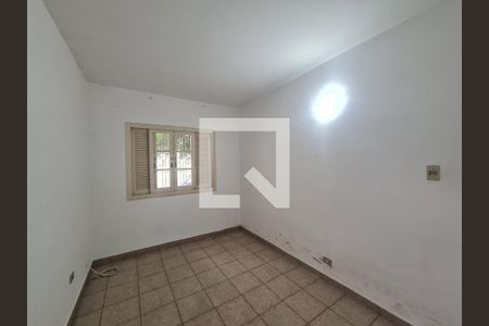 Casa à venda com 428m², 5 quartos e 5 vagas Casa à venda com 428m², 5 quartos e 5 vagasQuarto Casa 02