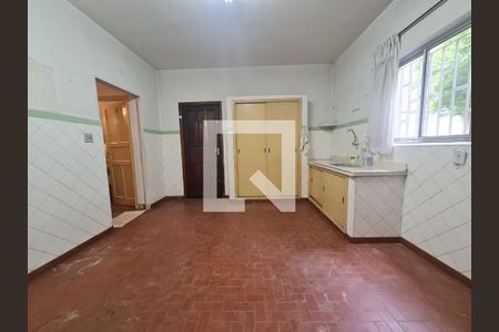 Casa à venda com 428m², 5 quartos e 5 vagas Casa à venda com 428m², 5 quartos e 5 vagasCozinha
