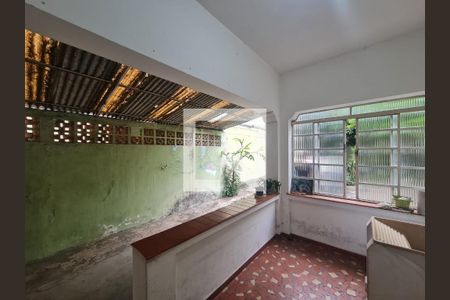 Casa à venda com 428m², 5 quartos e 5 vagas Casa à venda com 428m², 5 quartos e 5 vagasÁrea de Serviço