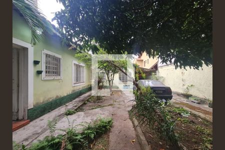 Casa à venda com 428m², 5 quartos e 5 vagas Casa à venda com 428m², 5 quartos e 5 vagasCasa 02 Quintal dos fundos